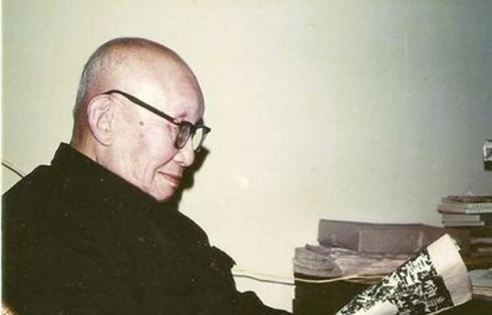 民国风月#  谢国桢已四十朝外,虽著作等身,功成名就,但还是孤身一人.