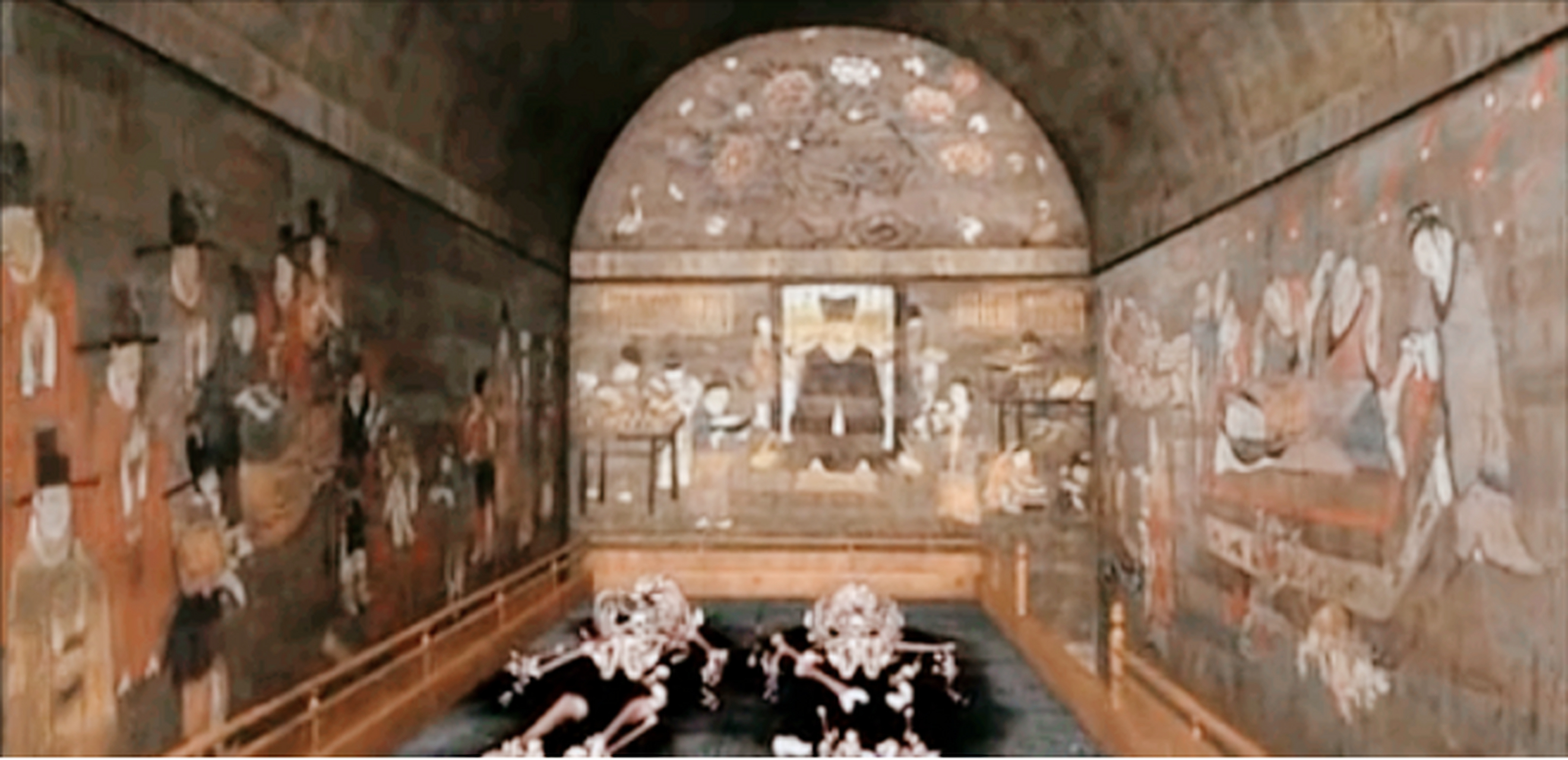 2009年,陕西韩城发现一座4平米的古墓,墓中一男一女"赤身"横躺尸床,两