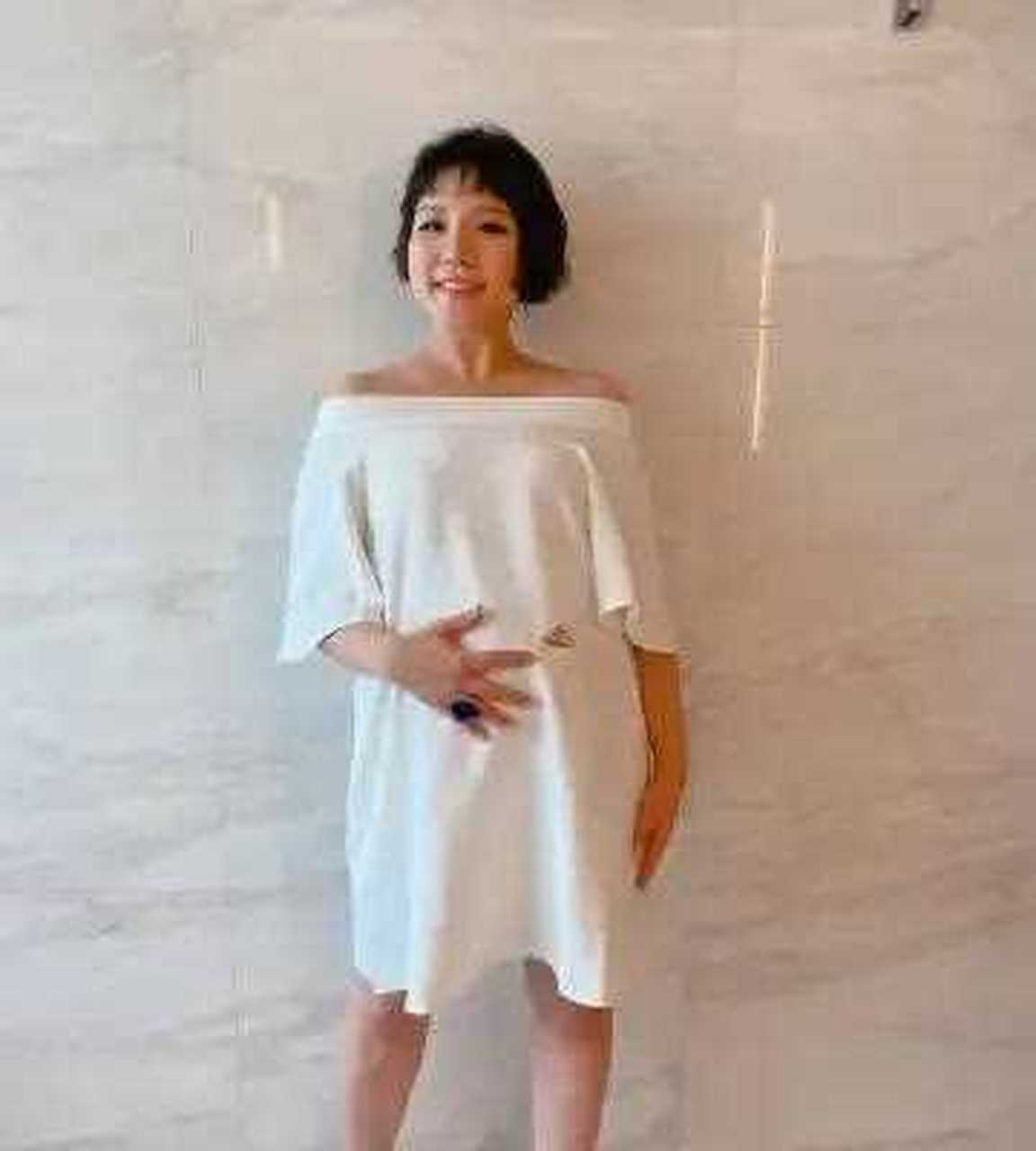 谢依霖分享四年前水中生产情景:疼痛到无法思考[害羞]  11月2日