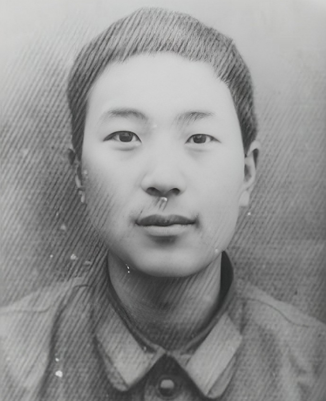 1985年,老山战斗中,17岁的顾克路主动要求执行最危险的任务,可就在行