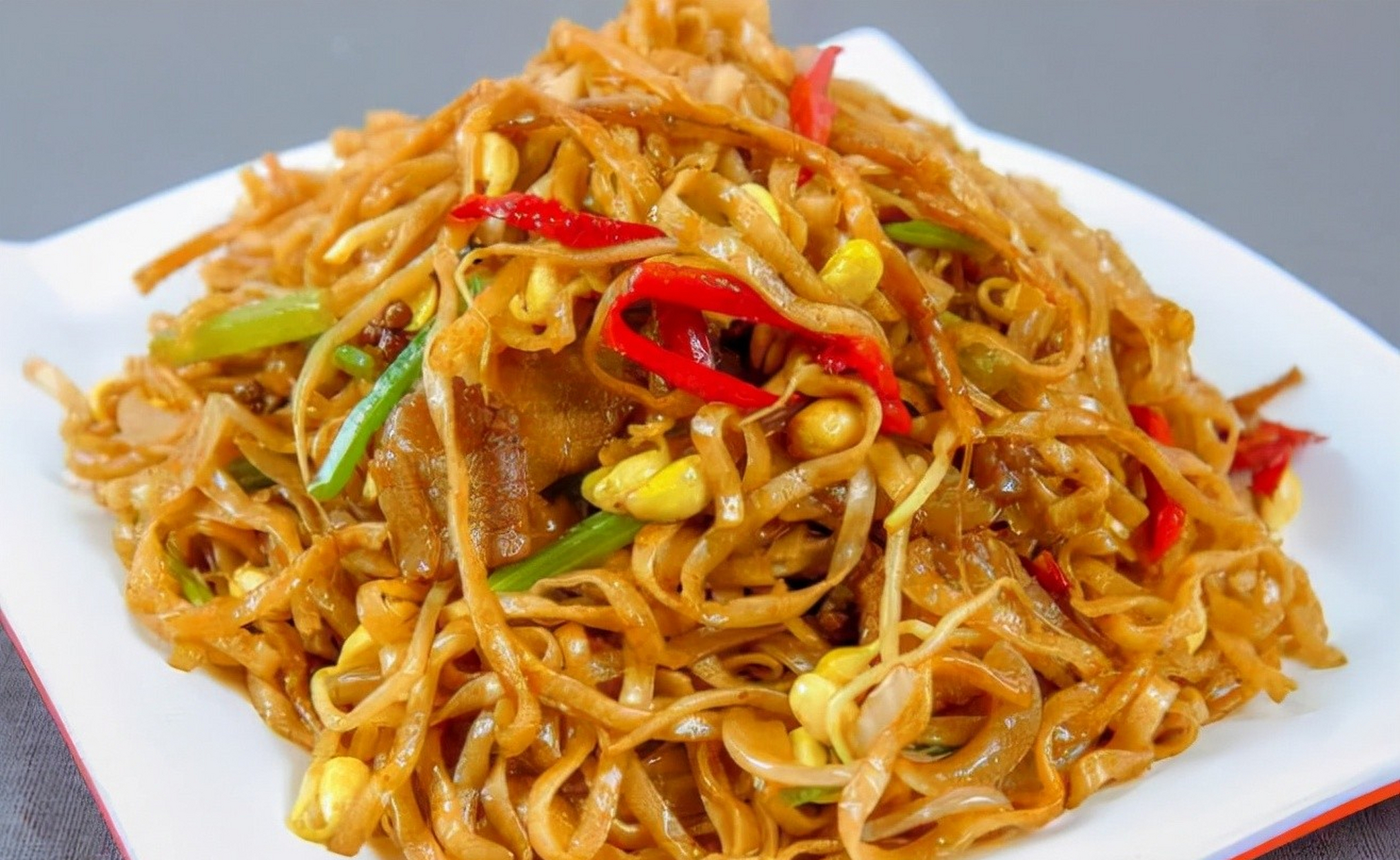 美食#馆子吃不到的河南干炒面条,不粘连不糊底,焦香有嚼劲,教你做 