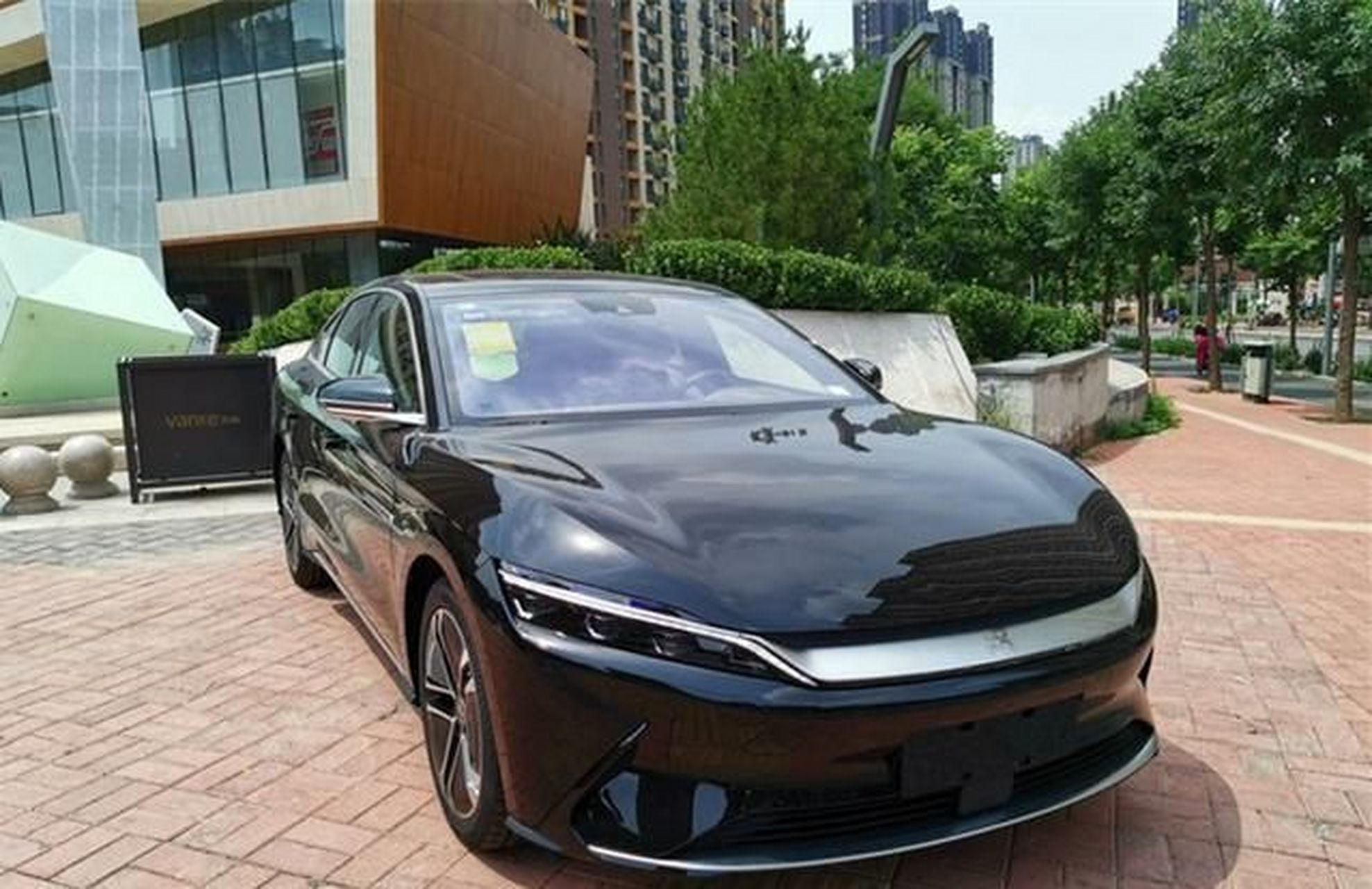 2021款的比亚迪汉ev标准续航版,在优惠下来的情况下,然后免掉购置税