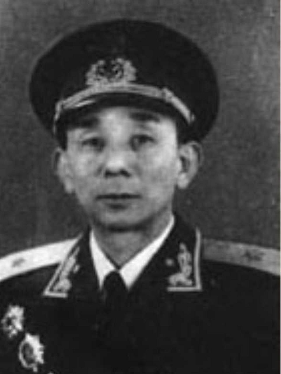 百家号星火计划# 图片为开国少将石新安.