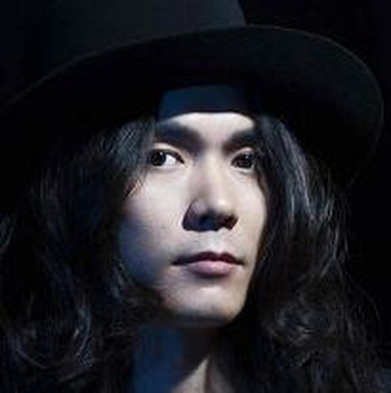 木玛乐队的主唱谢强说,在2000年,木马乐队去西藏演出,演出完之后,他们