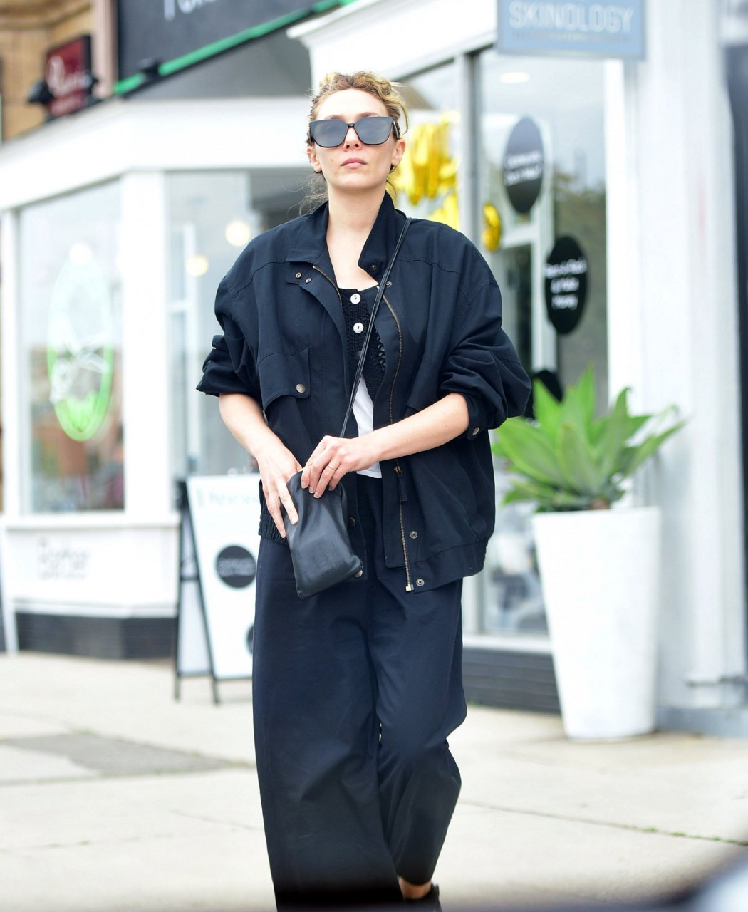 伊丽莎白·奥尔森洛杉矶新街拍,轻松潇洒的大美女