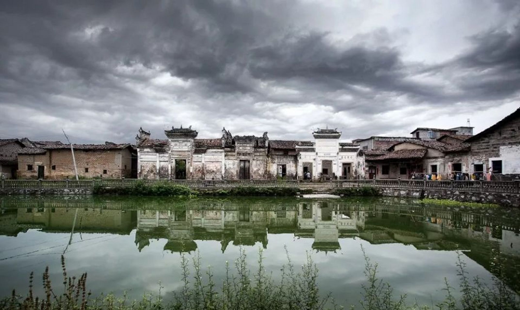 流坑古村位于江西省抚州市乐安县西南部,藏于深山之中,空气十分清新.
