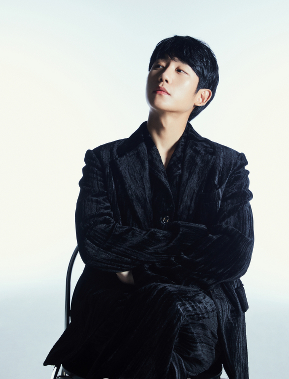 在3日上午的采访中,媒体因两人突如其来的恋情曝光向丁海寅提问"和