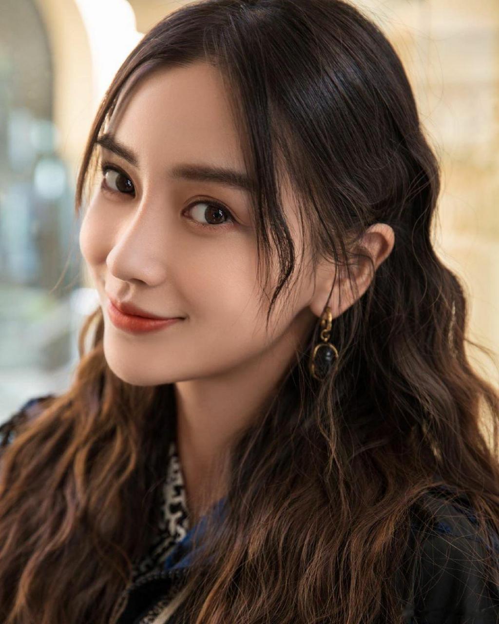 angelababy#精致优雅,标志性的微笑仙气十足!