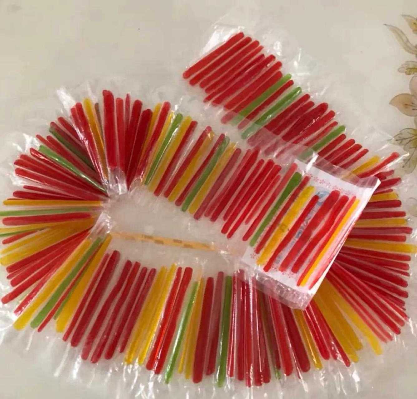 这个粘牙糖,1毛钱个,你小时候吃过吗?[?
