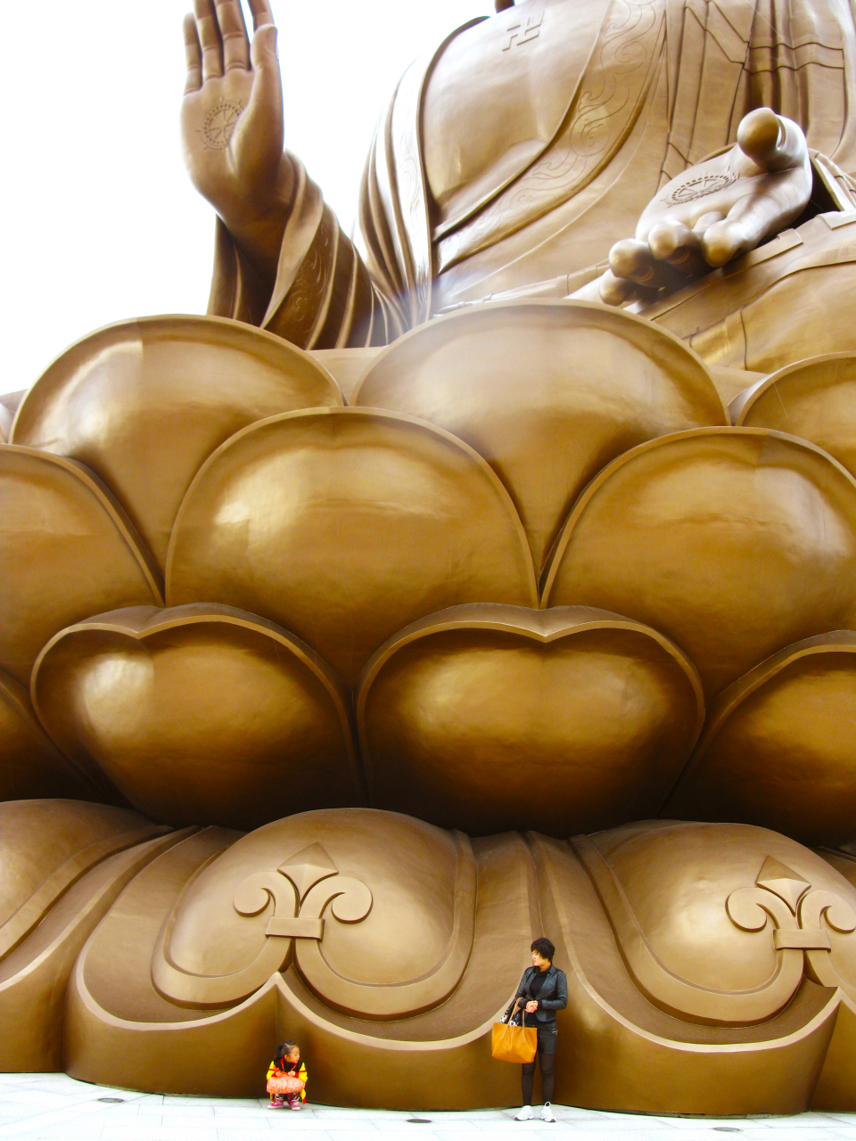 一个边境小城里的巨型佛像,吉林敦化金鼎大佛,佛像总高48米,和香港