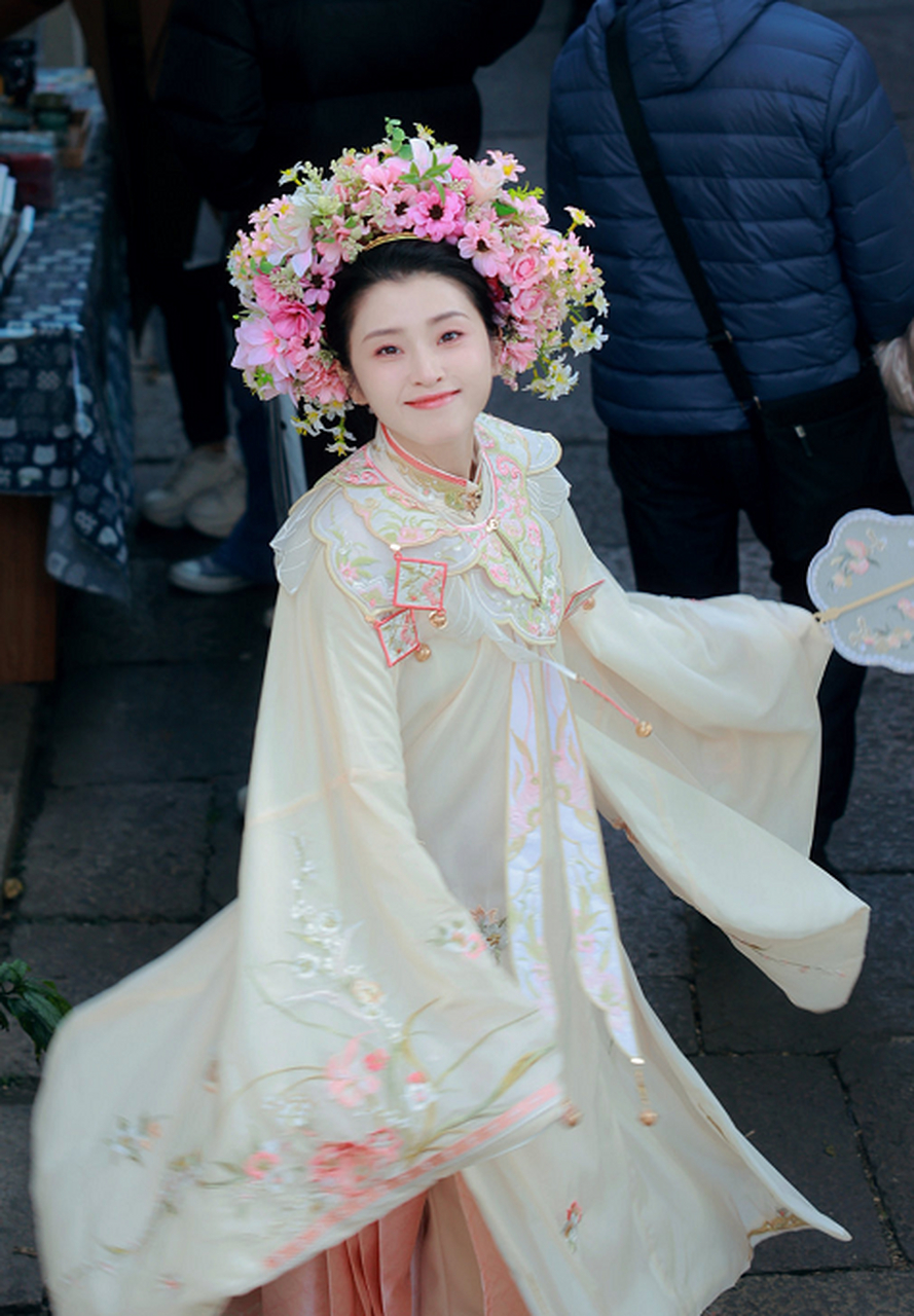 李若嘉张睿结婚照图片