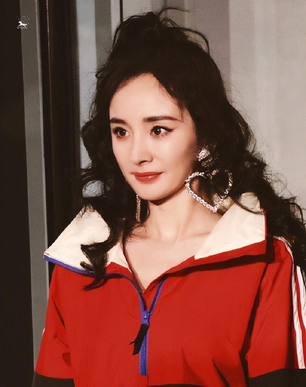 杨幂的耳环 杨幂的耳环