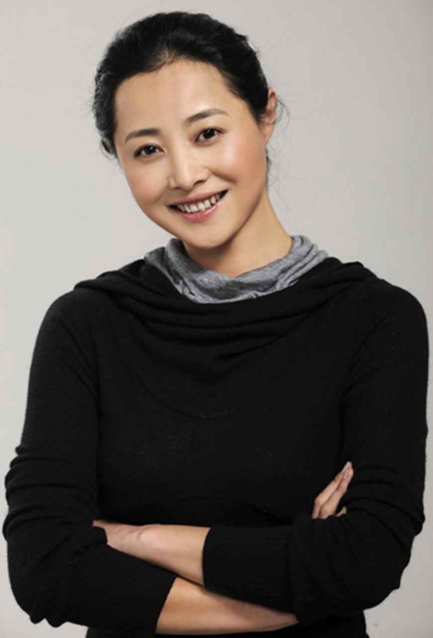 一天夜里,经纪人对刘蓓说:"赵宝刚导演让你去一趟他的房间.