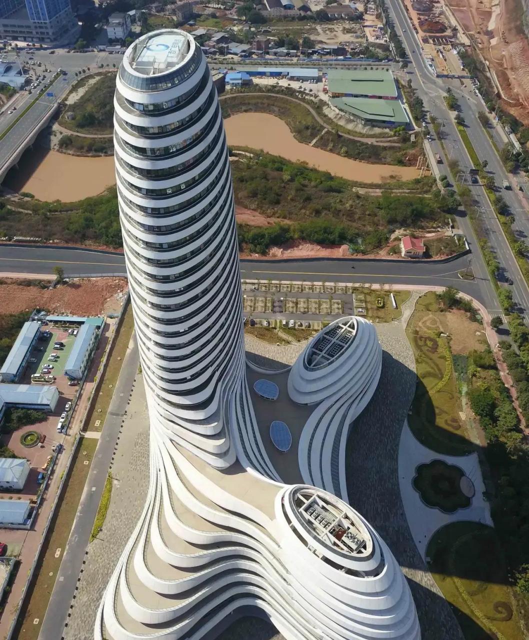 百家号星火计划# 十大最丑建筑之一,广西新媒体中心!