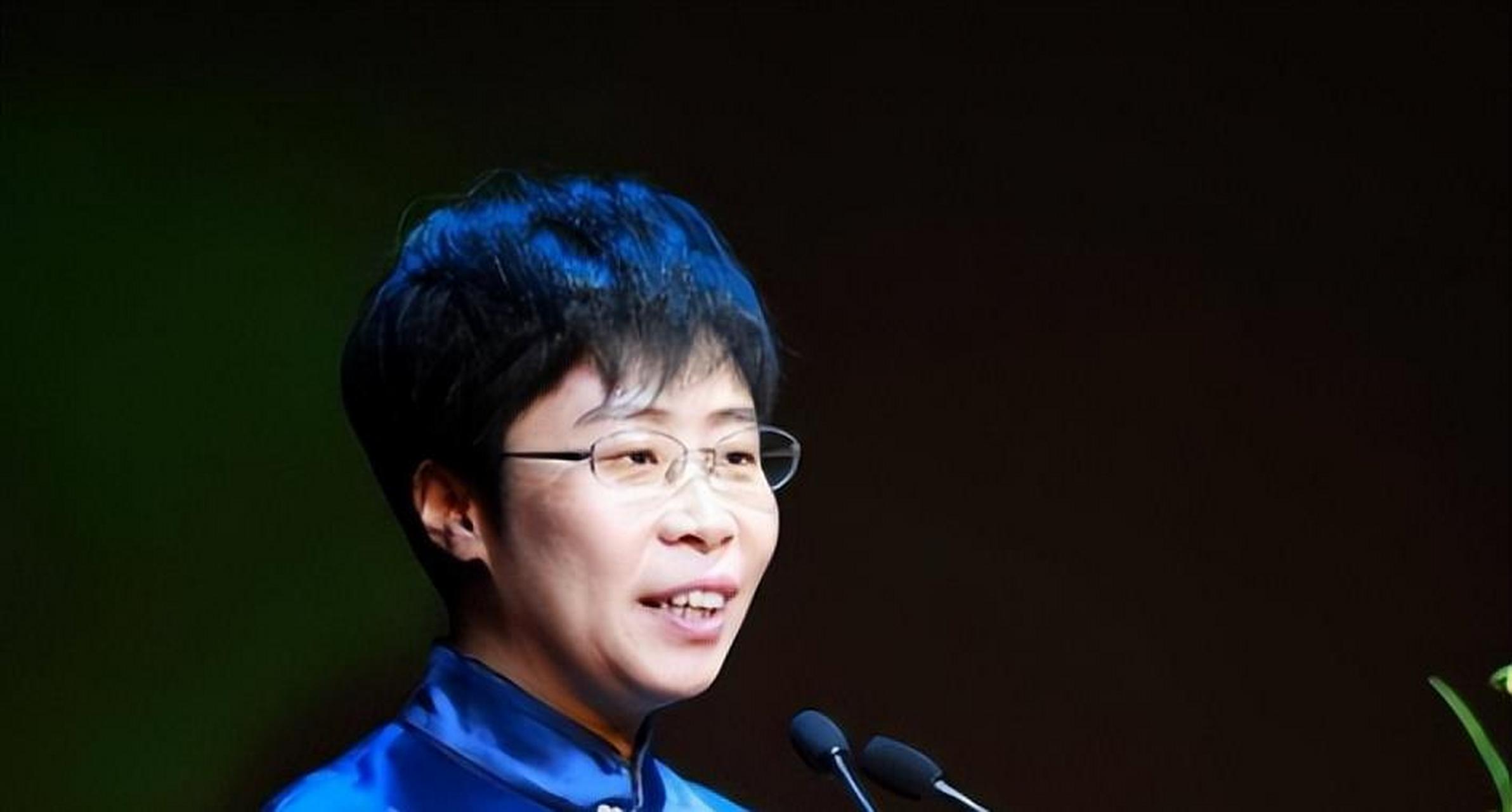 [太阳]北大才女蒙曼如今48岁依然单身,朱讯问她:"你最想嫁的男人是谁?