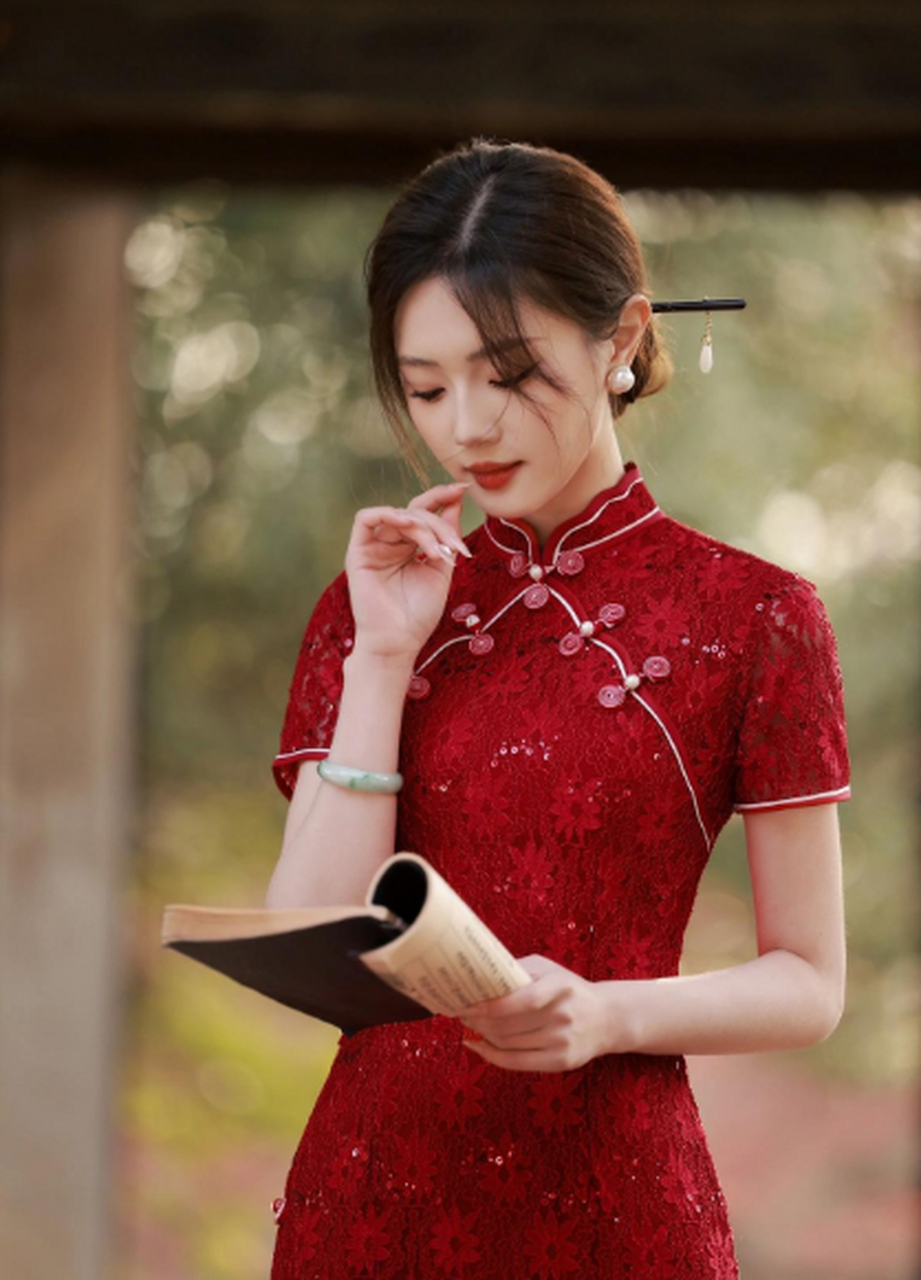 谁说百无一用是书生?你看女书生,不仅温文尔雅,还美丽动人!