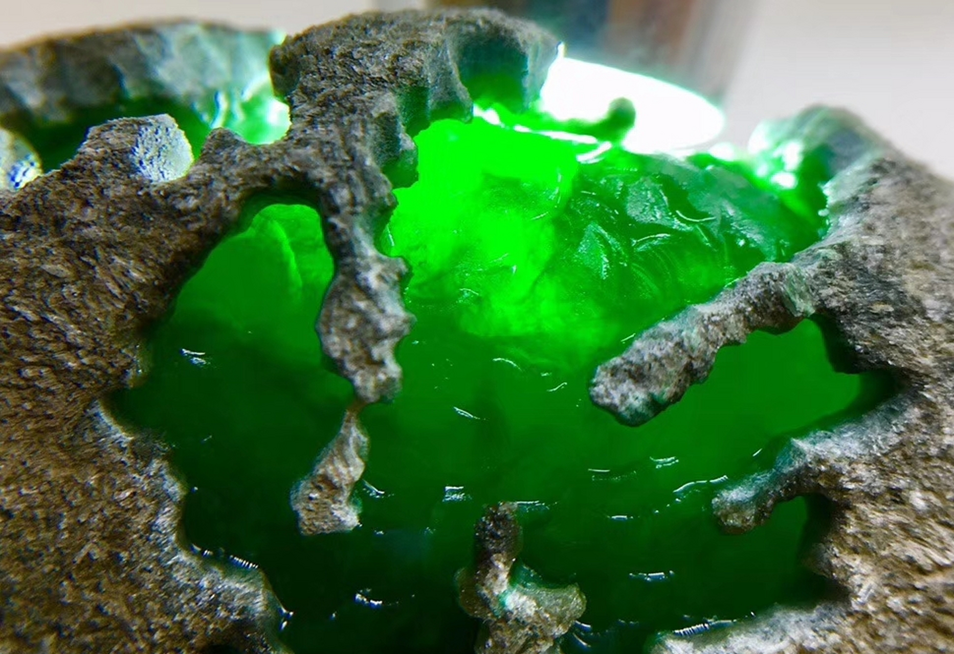 点击头像看直播# #翡翠原石# 翡翠场口很多,例如着名的莫西沙,帕 