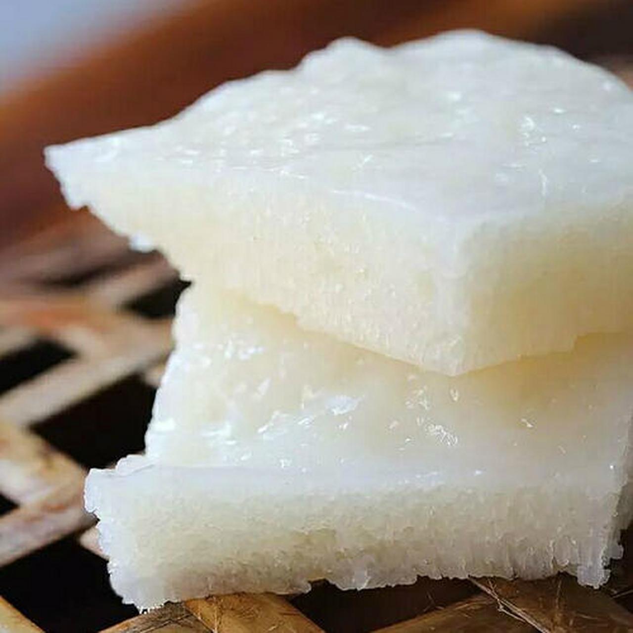 白糖糕是一种流行于江西民间的传统糕类小吃,起源于明清时期的南昌,被