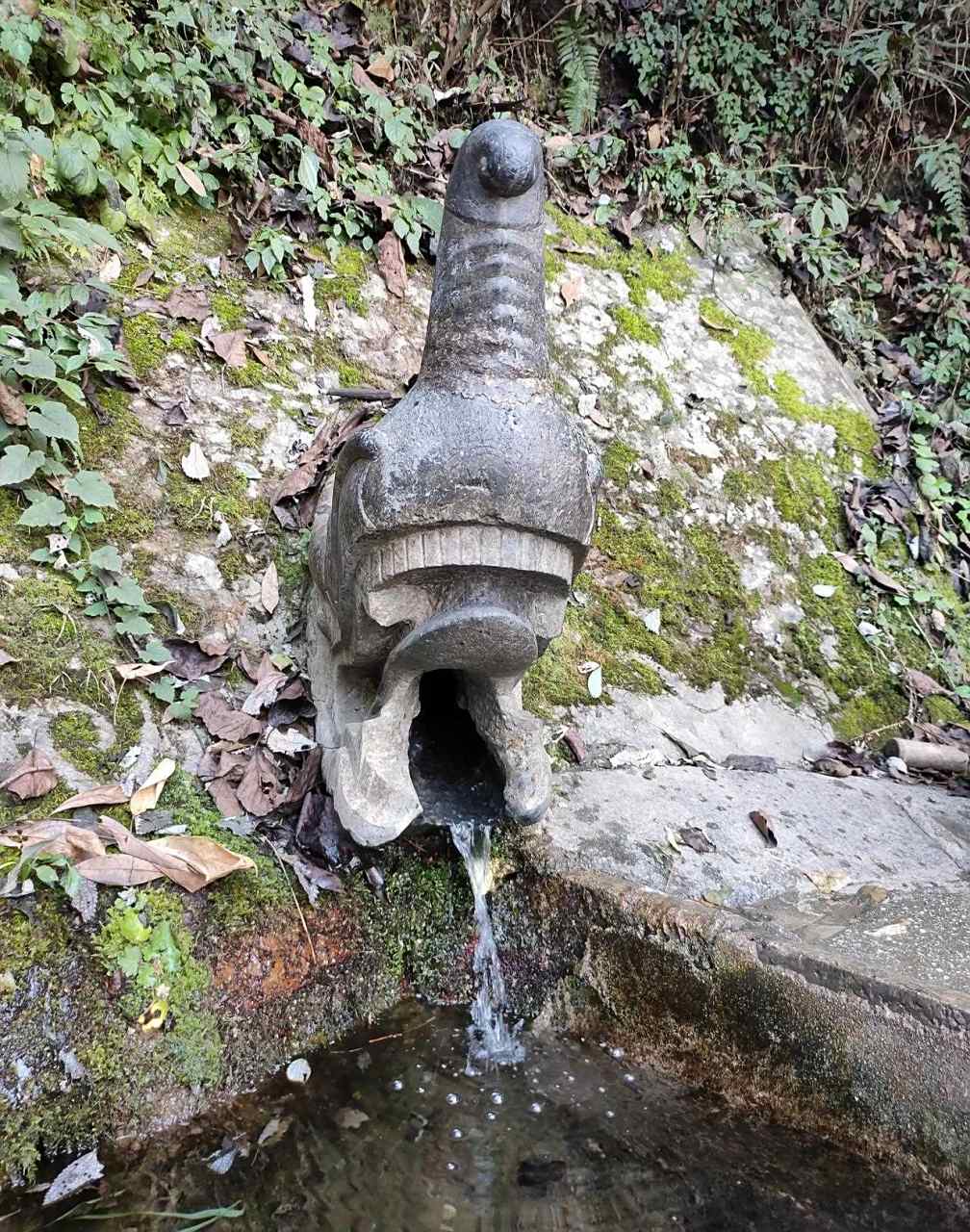 黎平南泉山半山腰,寺庙旁的龙头泉水,[70周年] 祝大家新年快乐