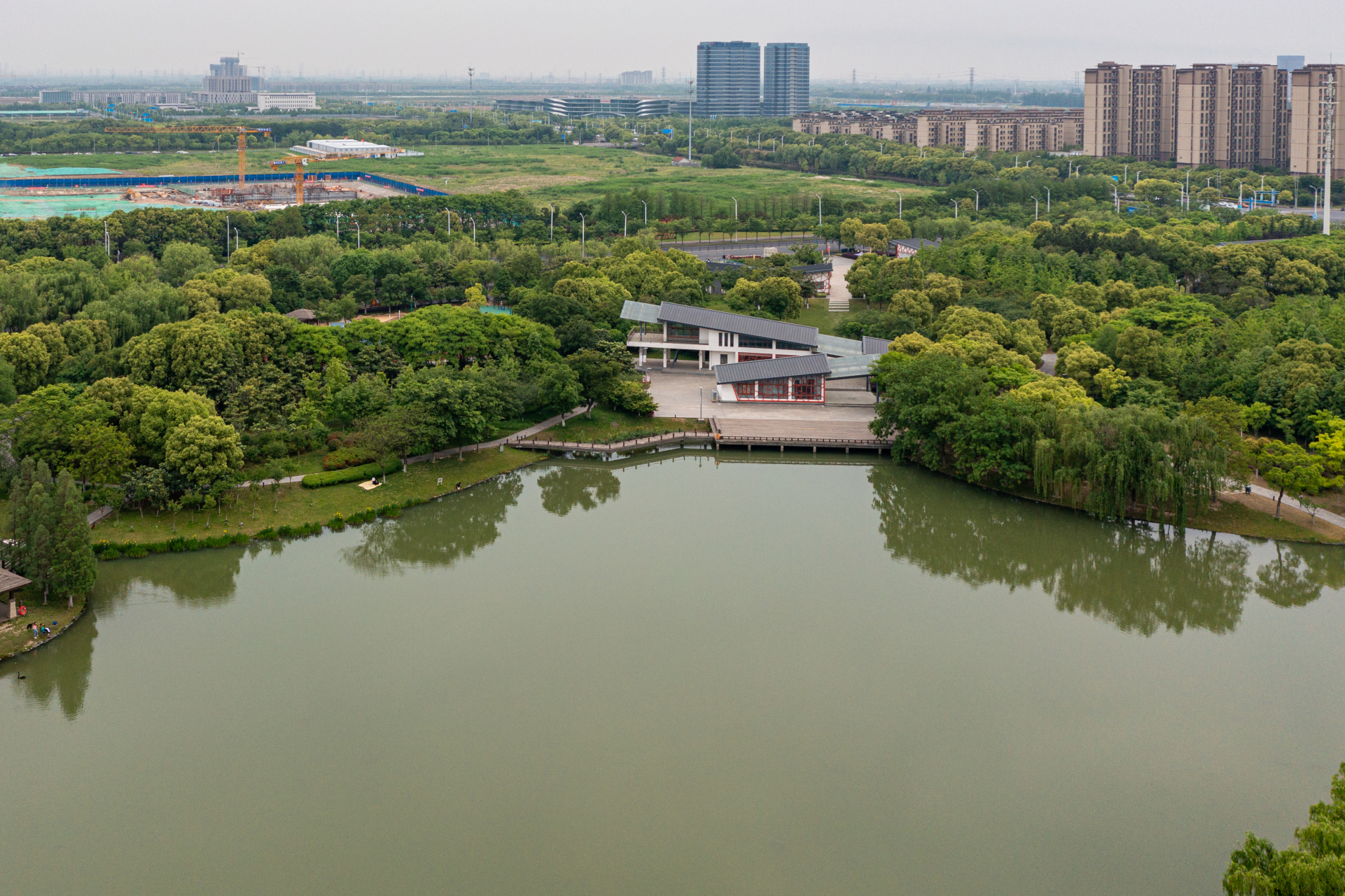 苏州市开放共享城市绿地之芦荡湖湿地公园:  近日,苏州市公布了首批