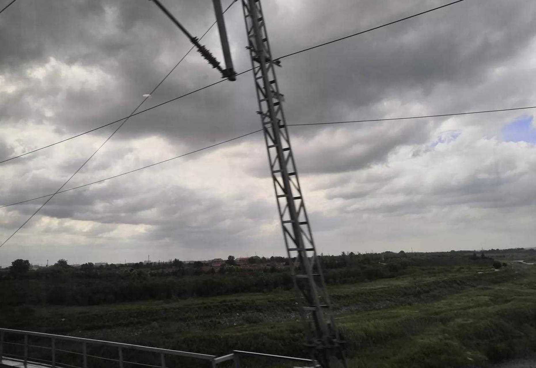 台风玲玲来了.看看这云.