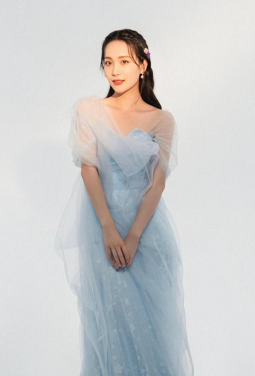 刘佳榆花容月貌,纯洁唯美太耐看!