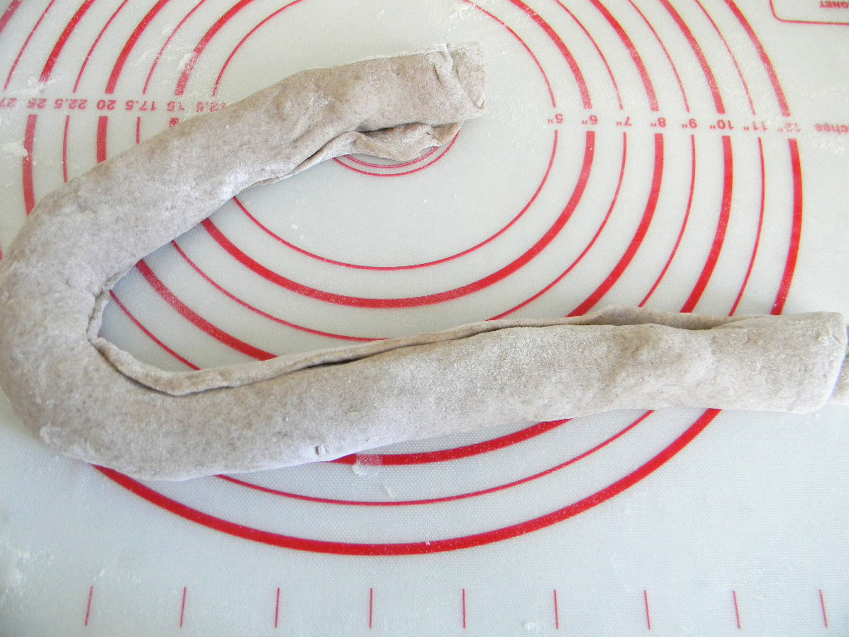 褐麦粉水煎花卷  褐麦粉含有一定的麦麸,适合三高和亚健康人群,吃起来