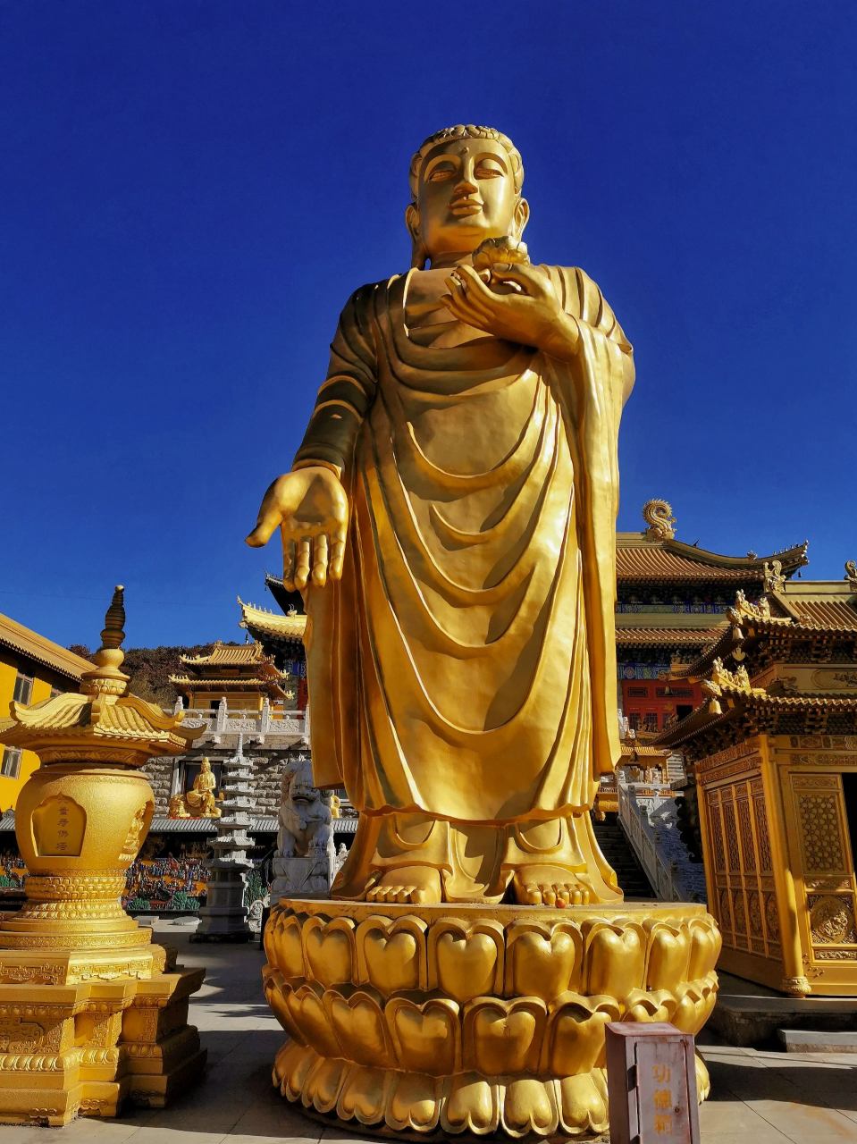 铁岭 常泰寺  常泰寺位于昌图县太阳山风景区内,四面环山,前邻太阳湖