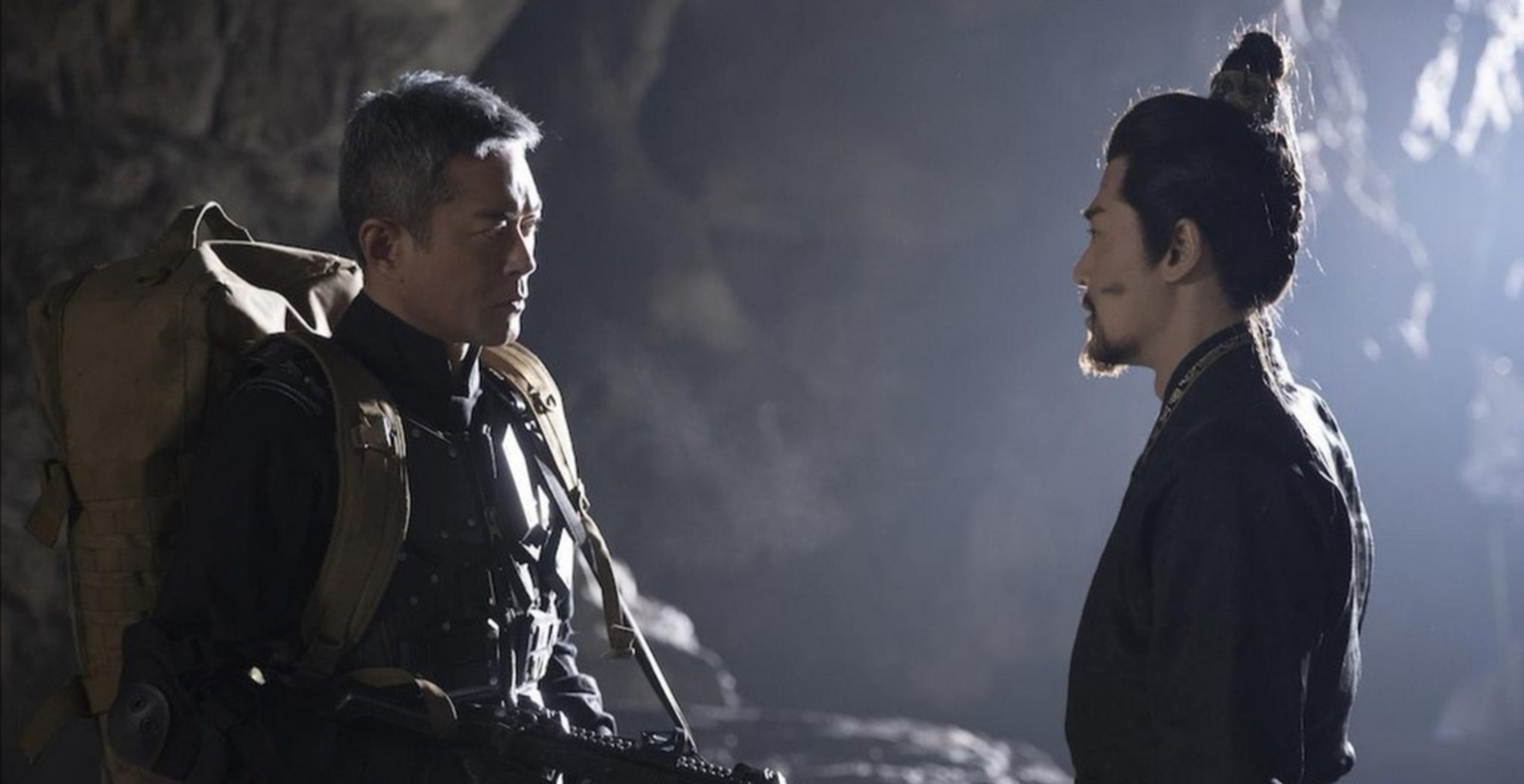 电影《寻秦记》剧照:现代人古天乐遇到古代人林峯,这不是少龙君和盘儿