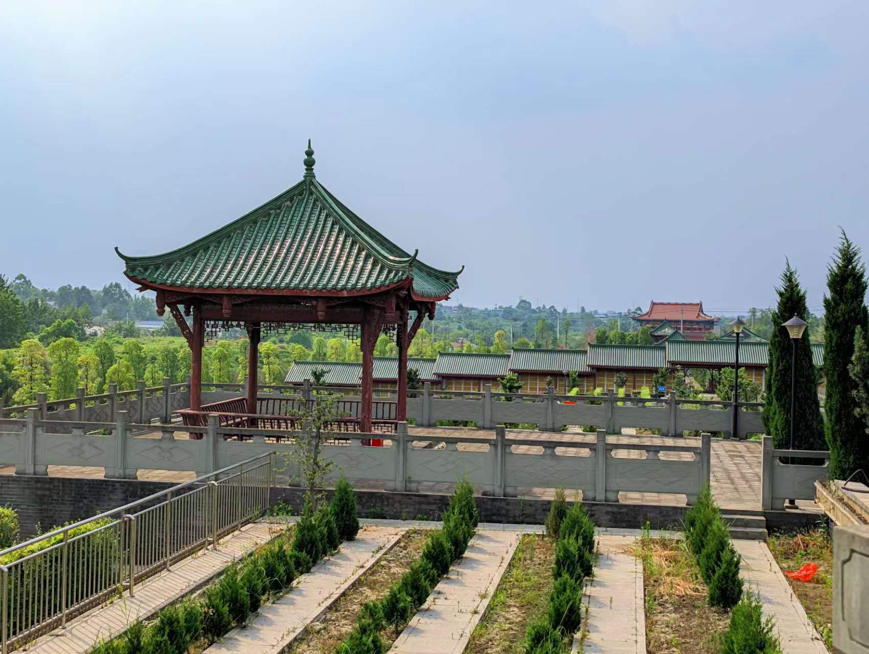 红庙子公墓是成都市民政局和青白江民政局,国土资源局,林业局等相关