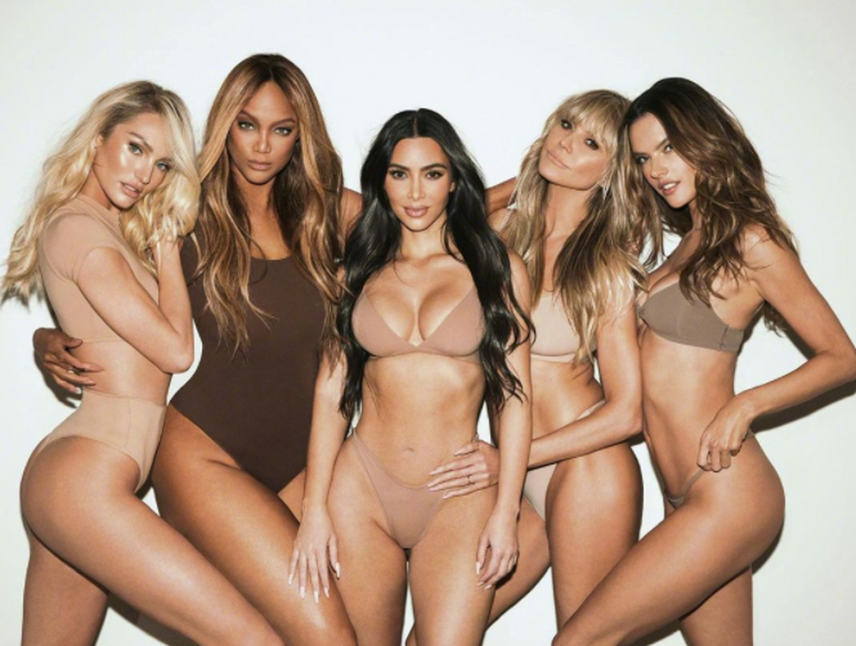 维密超模"最新内衣大片!