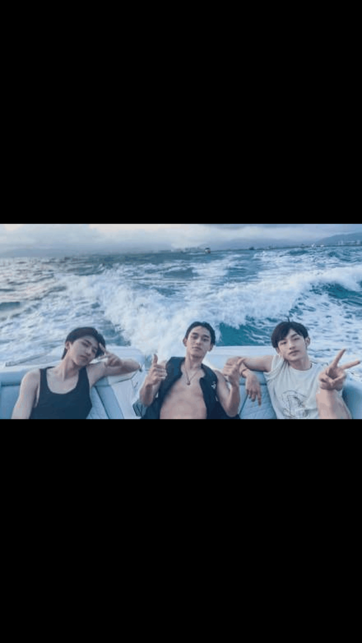 gif创作人# 黄旭熙真仗义,看到自己兄弟蔡徐坤深陷"与已婚已育女杏行