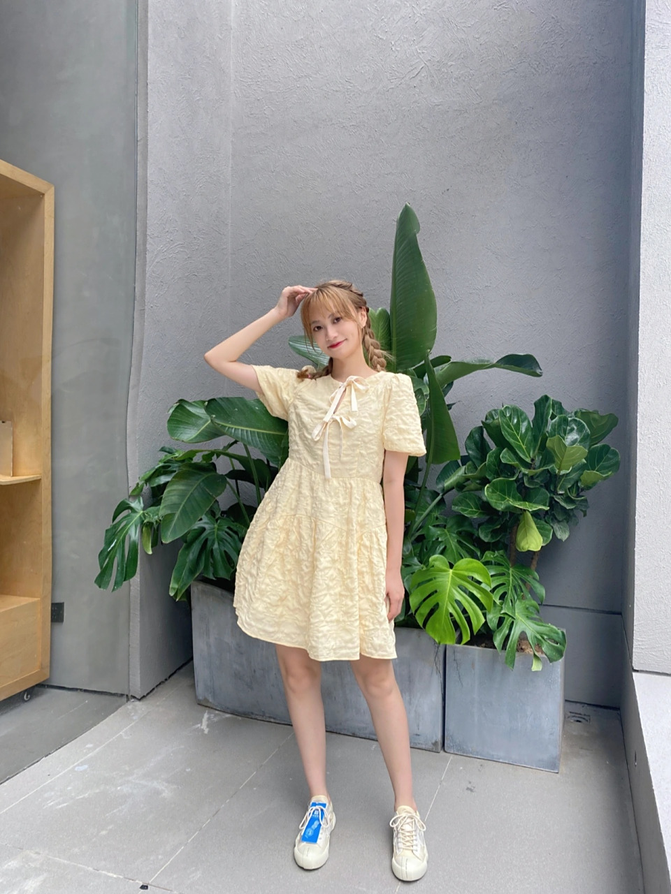 【穿搭笔记:奶黄色a字蓬蓬连衣裙】  奶黄色的裙子简直太绝啦  穿上就