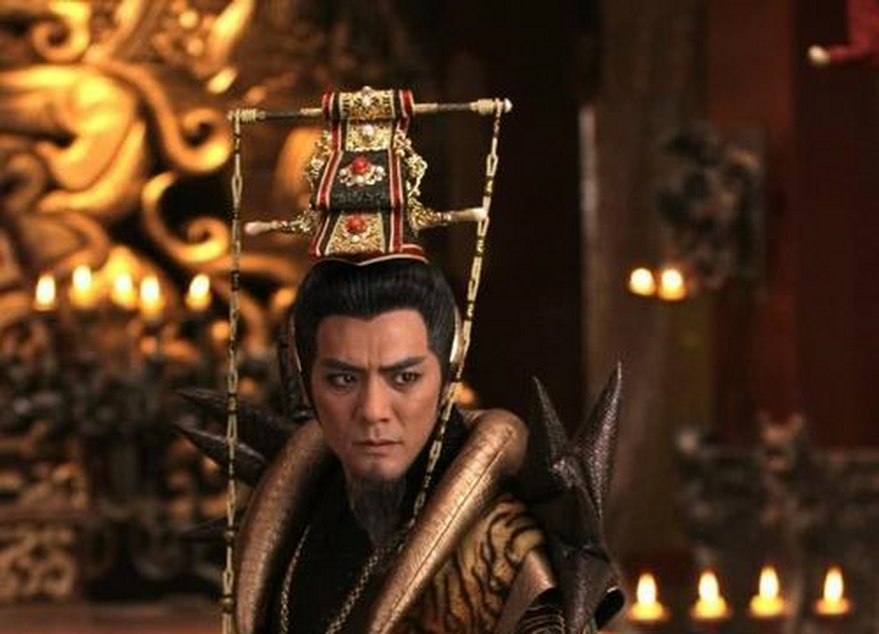 他就是石邃,石邃的身份是后赵武帝石虎的长子,母亲也是一朝皇后.