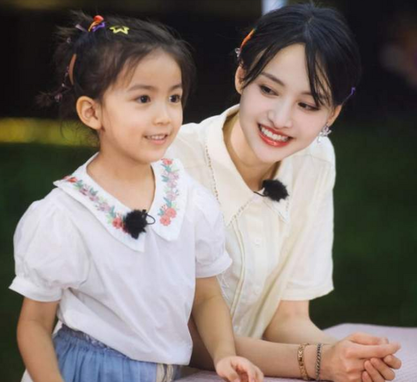郑爽晒女儿正脸照,太像爸爸张恒了 大家都知道郑爽以前也是一位非常