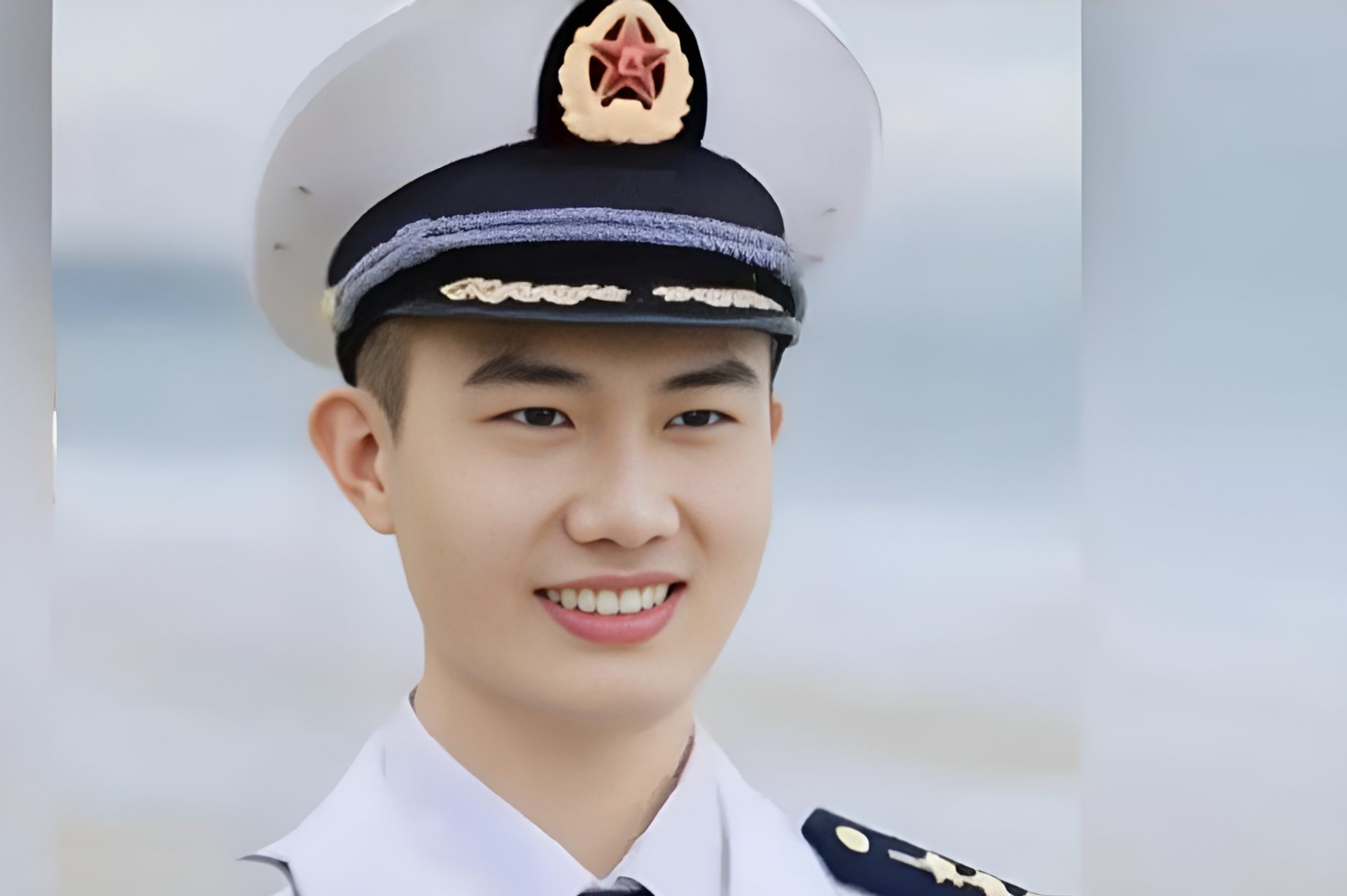 听说有个叫郑福浩的小哥是山东聊城的,他是中国海军特级战斗飞行员!