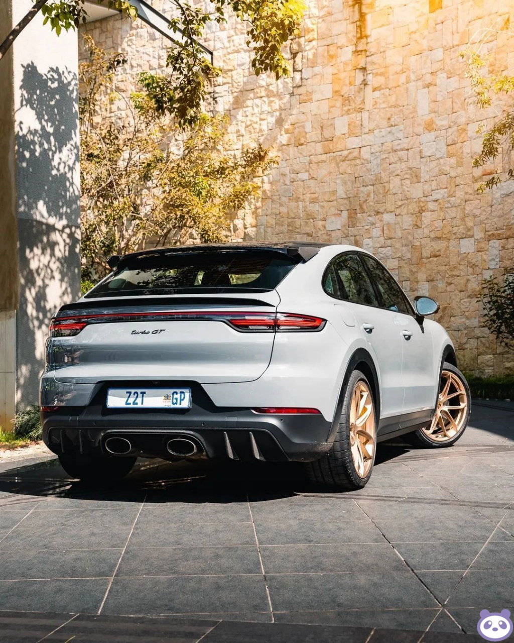 保时捷卡宴turbo gt,地表最强suv!零百加速3.3秒,刷新suv圈速纪录!