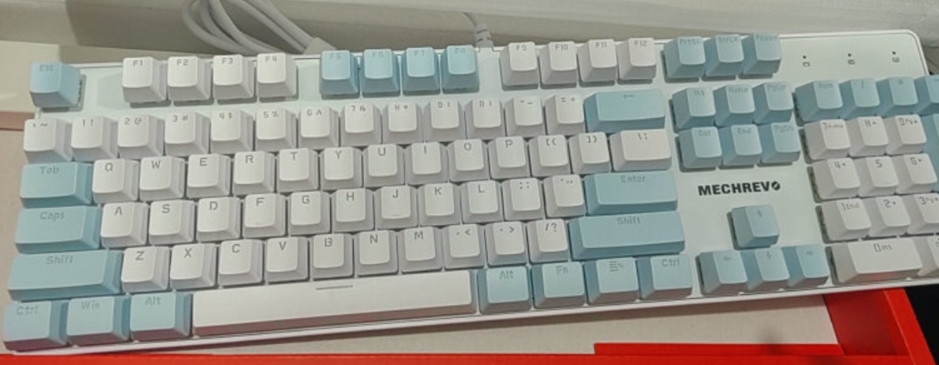 机械革命耀·k330机械键盘是一款拥有优秀性能的机械键盘.