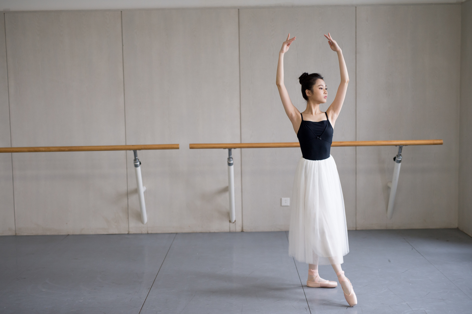 弦断了,断弦有谁听剑折了,折剑有谁舞.曾以为,苔视频app