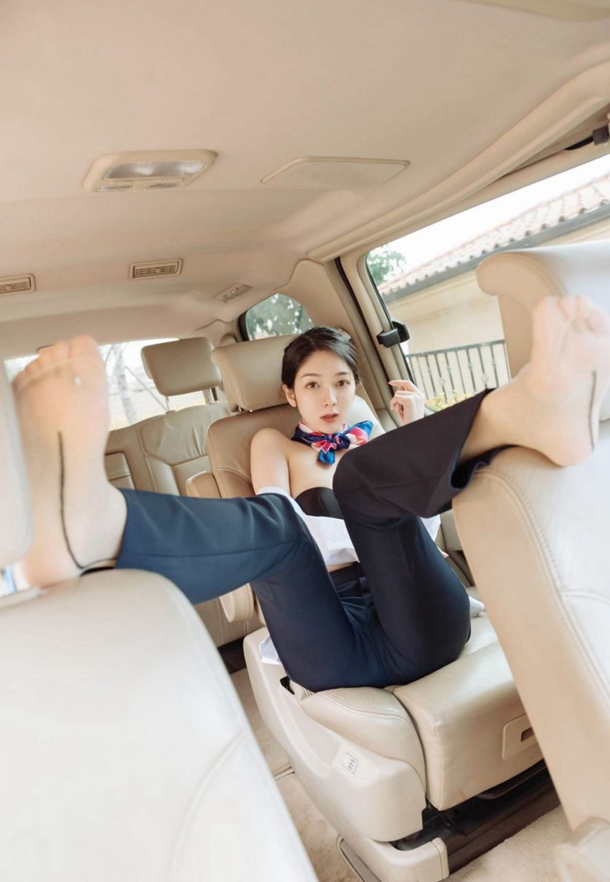 angela小热巴空姐车内制服高清写真集