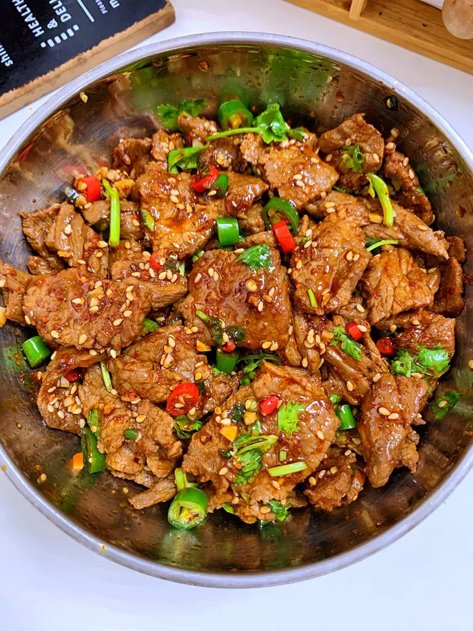 牛肉的神仙吃法～凉拌牛肉,做法简单,口感香香辣辣,解馋又好吃!