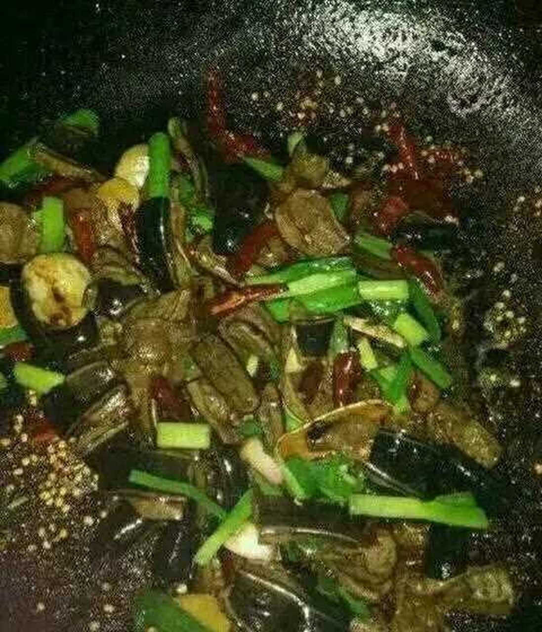 传说中最重口的黑暗料理:爆炒水蛭…………我整个人