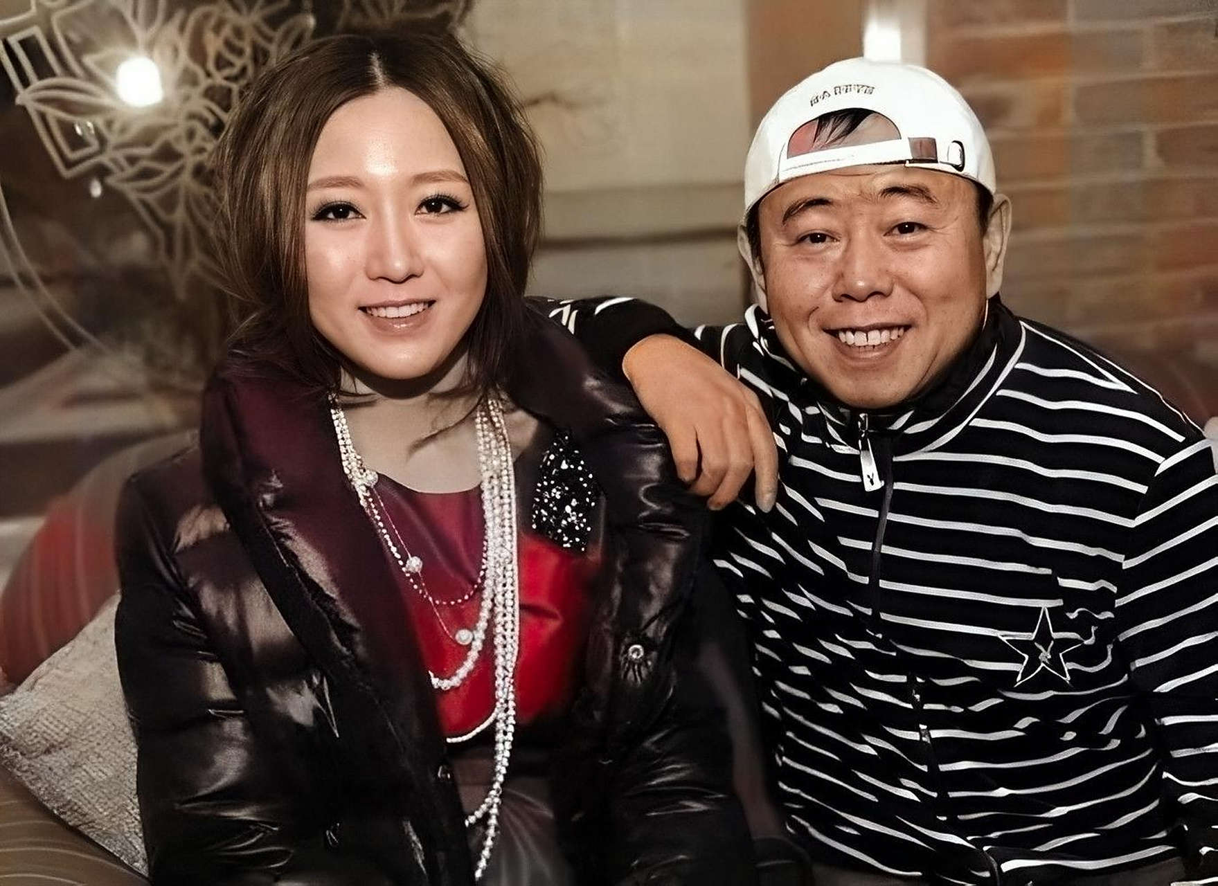 离婚."  杨云听到丈夫这样说,她很委屈,指着潘长江说:"你没有良心.