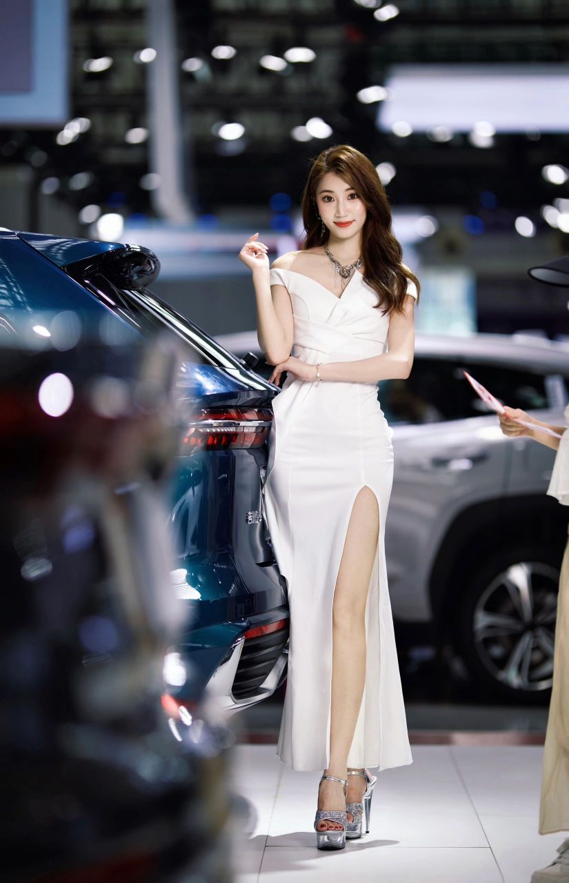 三十六线小车模车展的一天 展期第二天哈尔滨就开始下大雨了7415