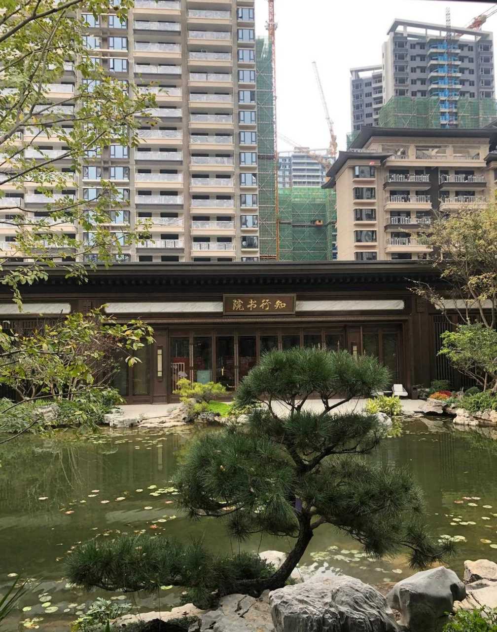 五象新区|建发央玺    位于五象坛泽路,推出的户型有平层,洋房,叠拼