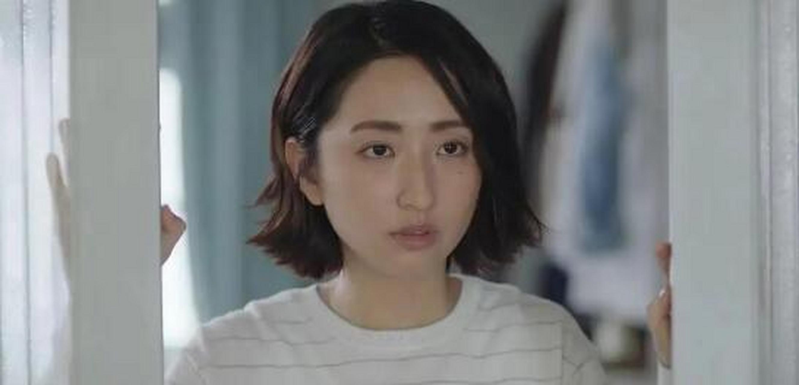 想问问柯佳嬿,什么都行  她这个人还是比较傲气的,之前让《想见你》红