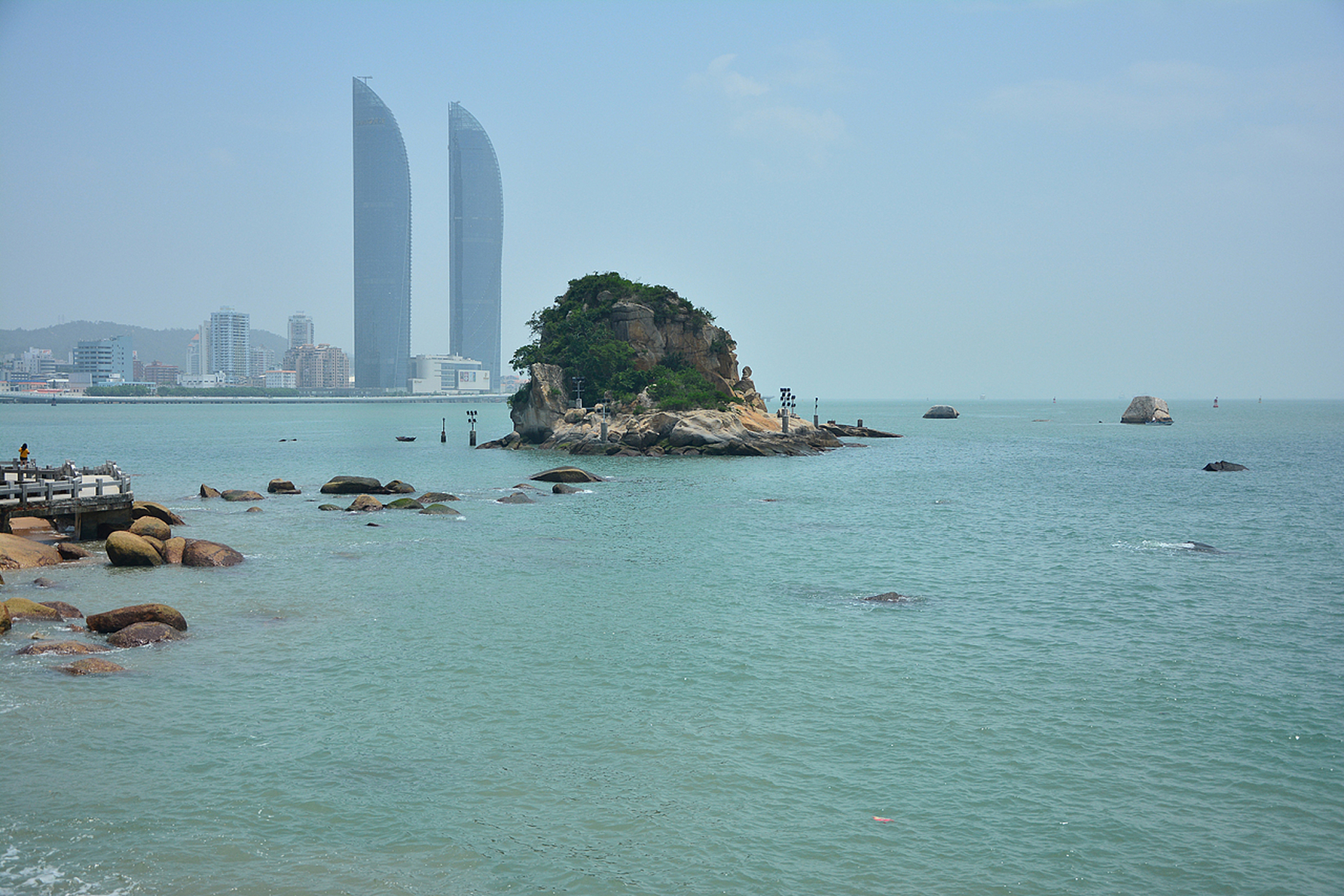 厦门旅游攻略:探访海滨花园城市的魅力与风情  厦门,这座以其美丽的