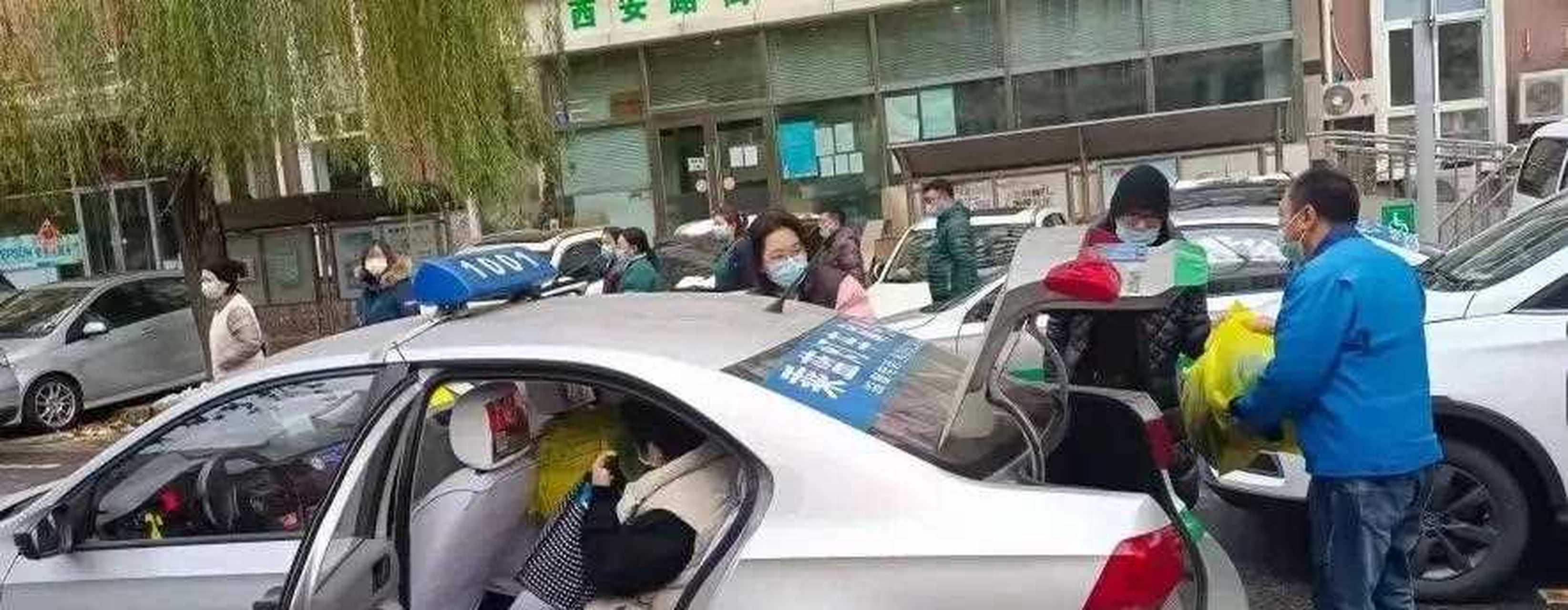 今天在網上看到有朋友不知道在大連明珠公交ic卡除了可以坐公交車,還