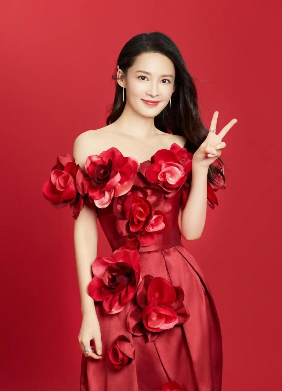 李沁说给大家拜年了