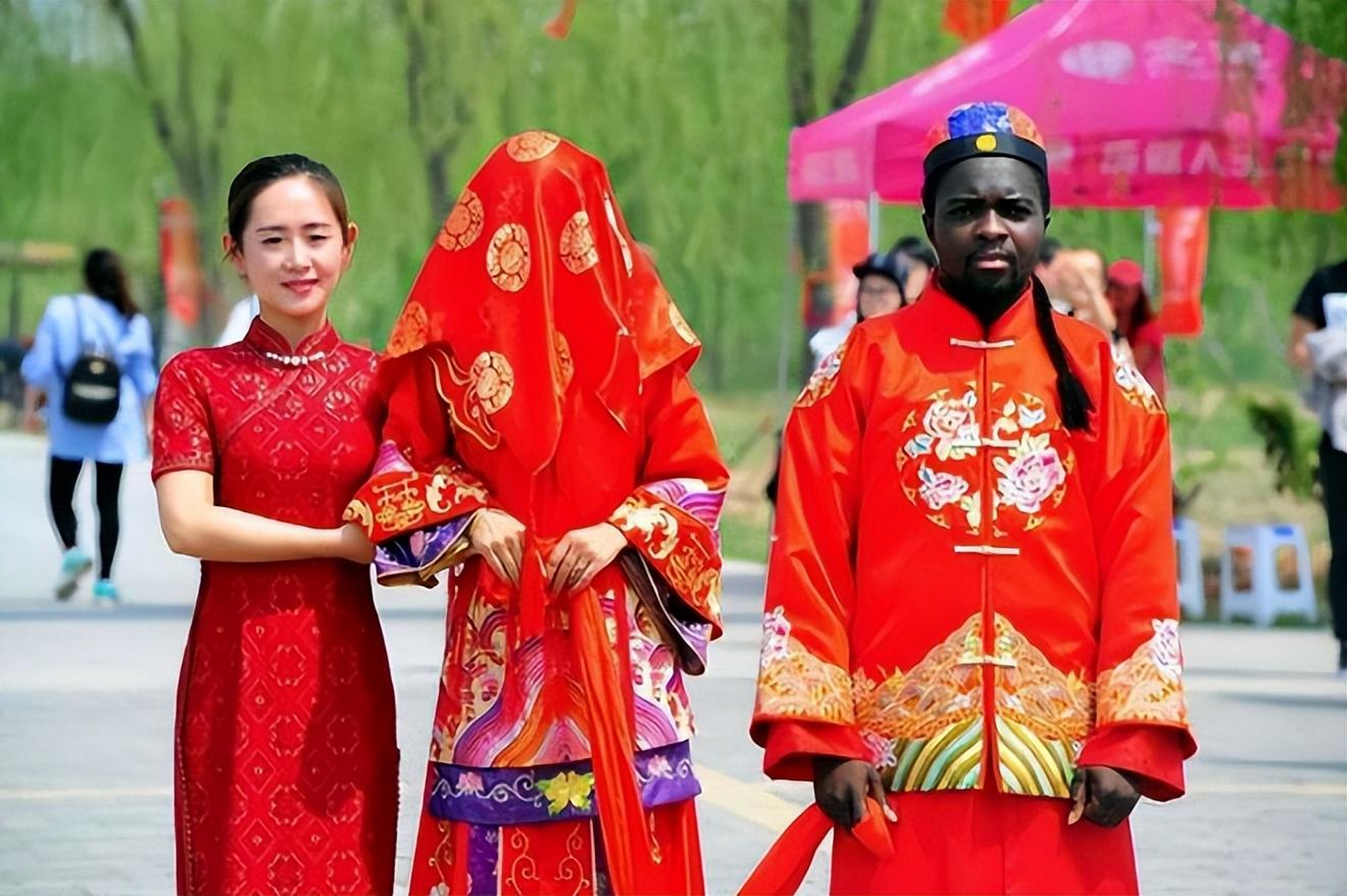 我国留下了很多"黑二代",我们应该如何应对?